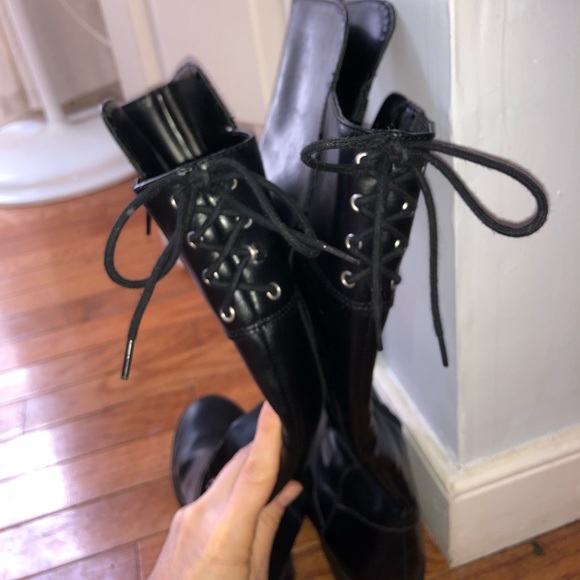 Tie back zip up black boots - Picture 4 of 5
